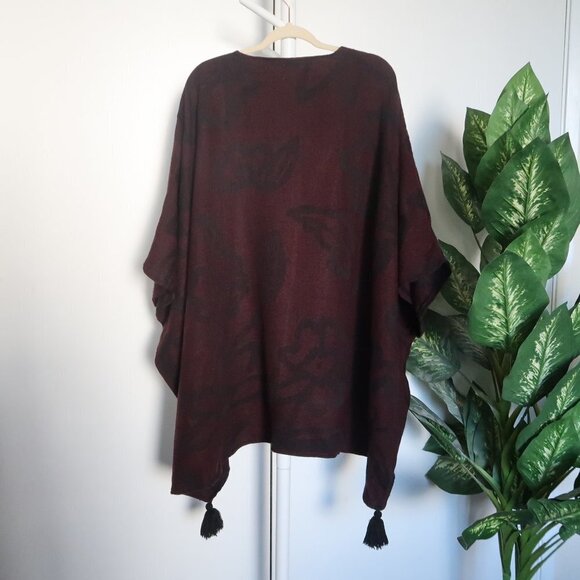 𝅺Cleobella Burgundy & Black Tassel Cape / Wrap / Scarf from Rachel Zoe St… - Picture 8 of 13